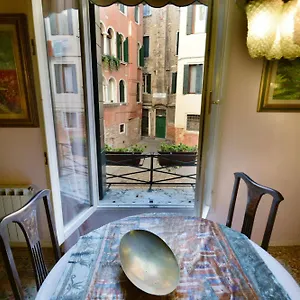 https://venice-cera-casa-del-sol.hotelinveneto.com